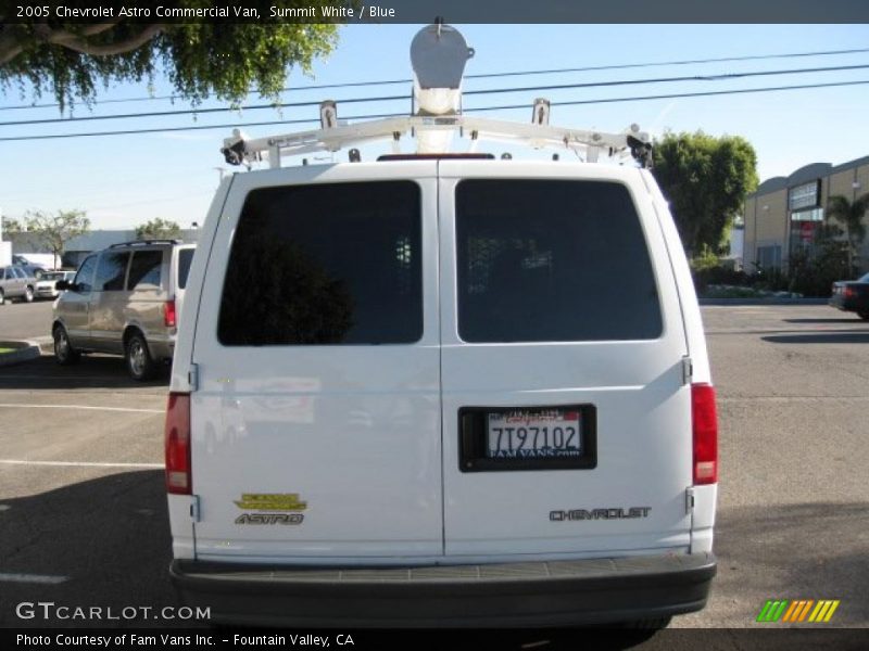 Summit White / Blue 2005 Chevrolet Astro Commercial Van