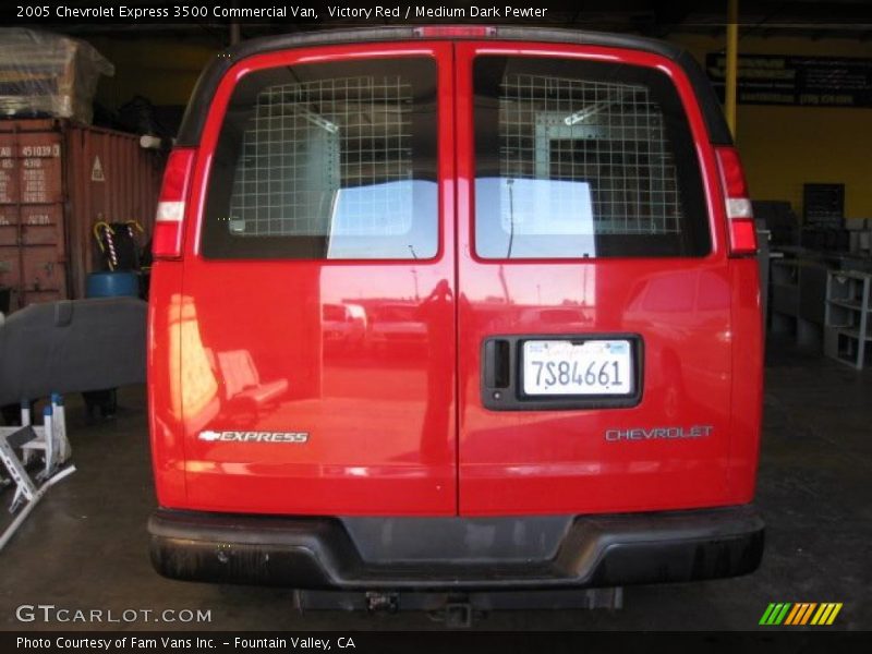Victory Red / Medium Dark Pewter 2005 Chevrolet Express 3500 Commercial Van