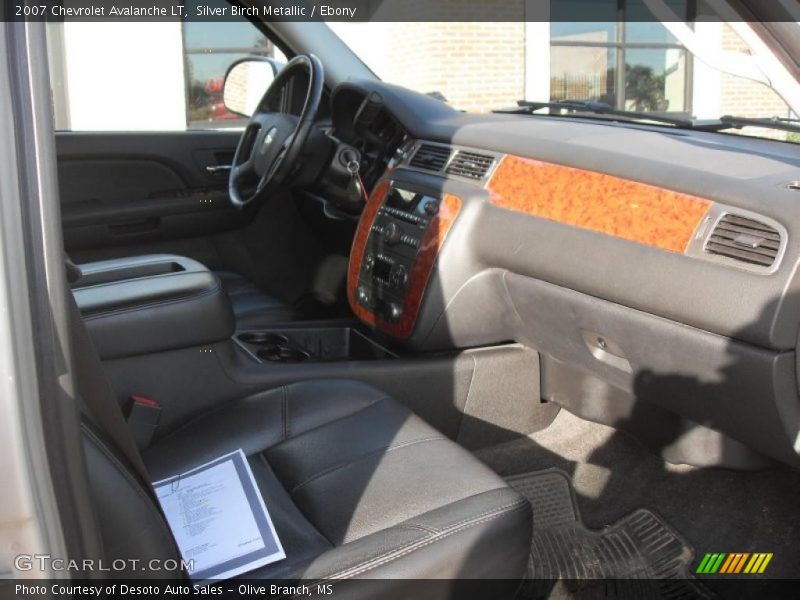 Silver Birch Metallic / Ebony 2007 Chevrolet Avalanche LT