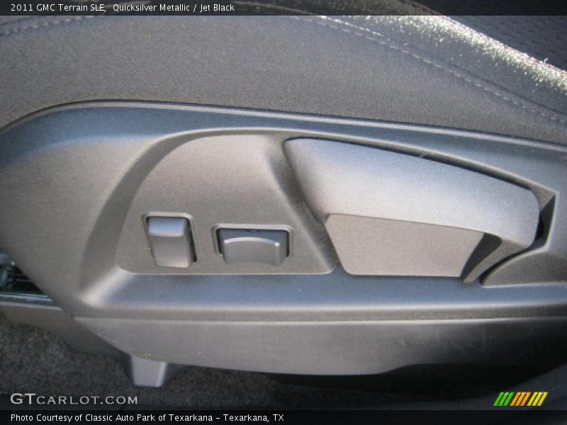 Quicksilver Metallic / Jet Black 2011 GMC Terrain SLE