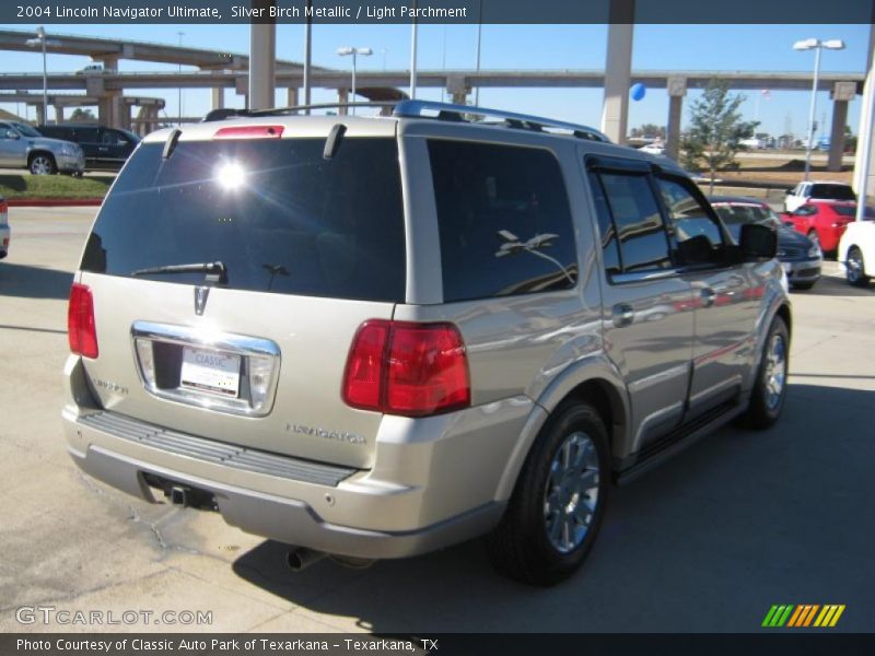 Silver Birch Metallic / Light Parchment 2004 Lincoln Navigator Ultimate