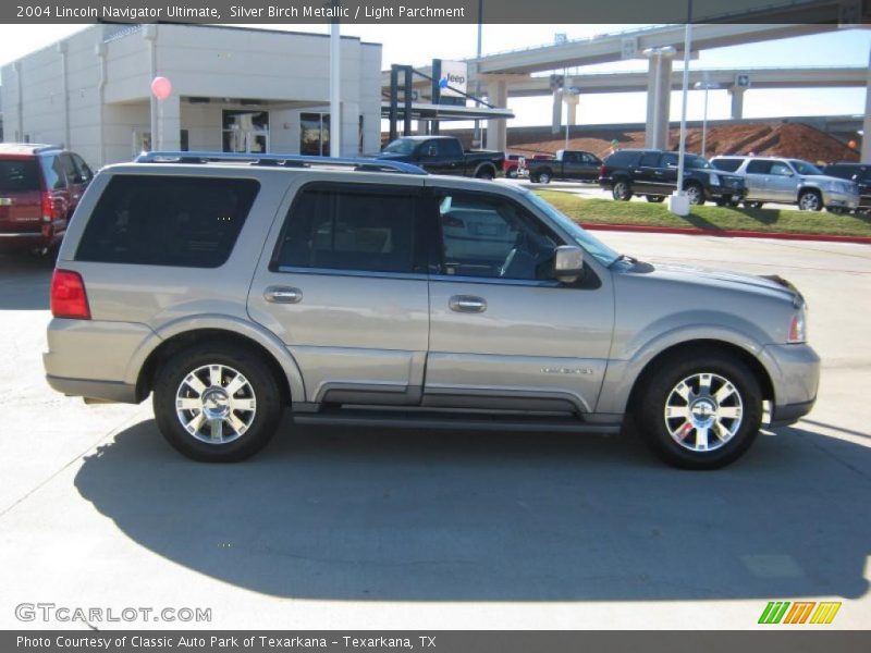Silver Birch Metallic / Light Parchment 2004 Lincoln Navigator Ultimate
