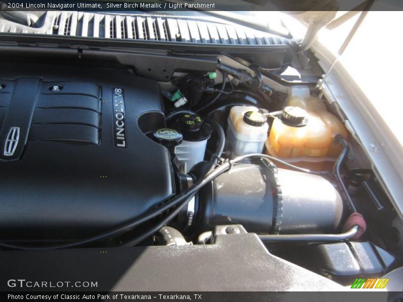 Silver Birch Metallic / Light Parchment 2004 Lincoln Navigator Ultimate