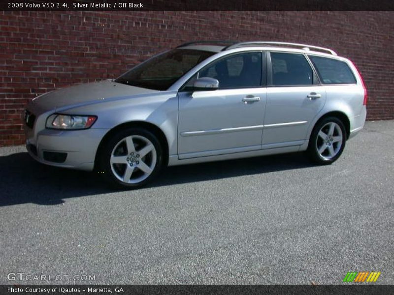 Silver Metallic / Off Black 2008 Volvo V50 2.4i