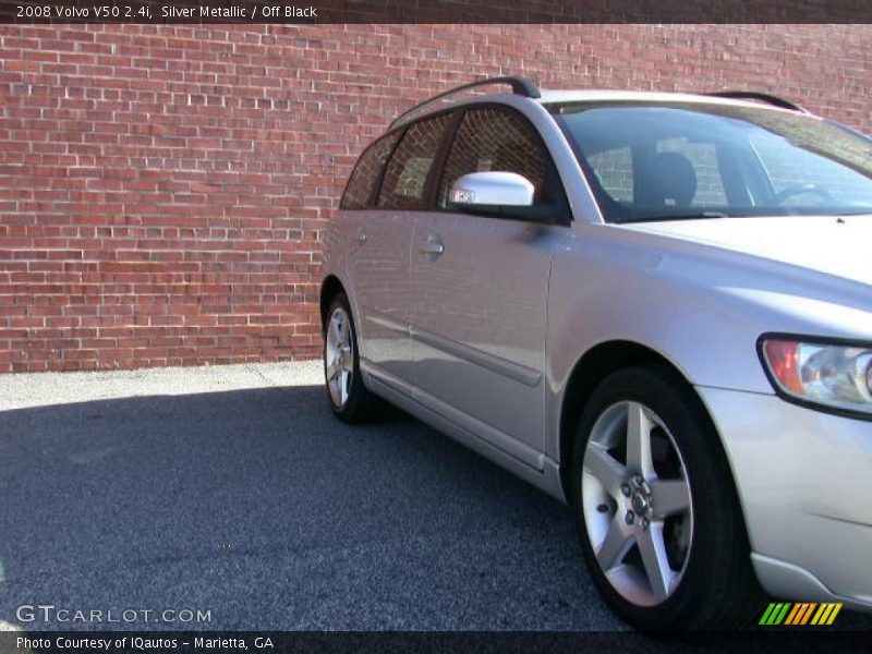 Silver Metallic / Off Black 2008 Volvo V50 2.4i