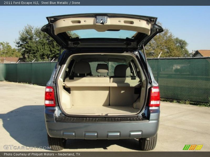  2011 Escape XLS Trunk