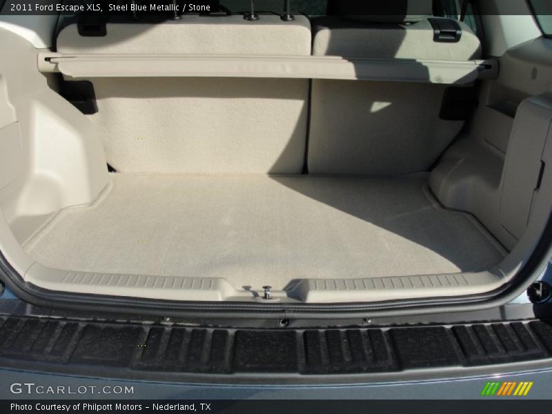  2011 Escape XLS Trunk