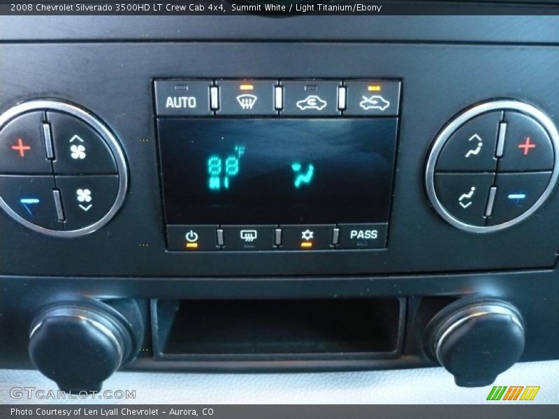 Controls of 2008 Silverado 3500HD LT Crew Cab 4x4
