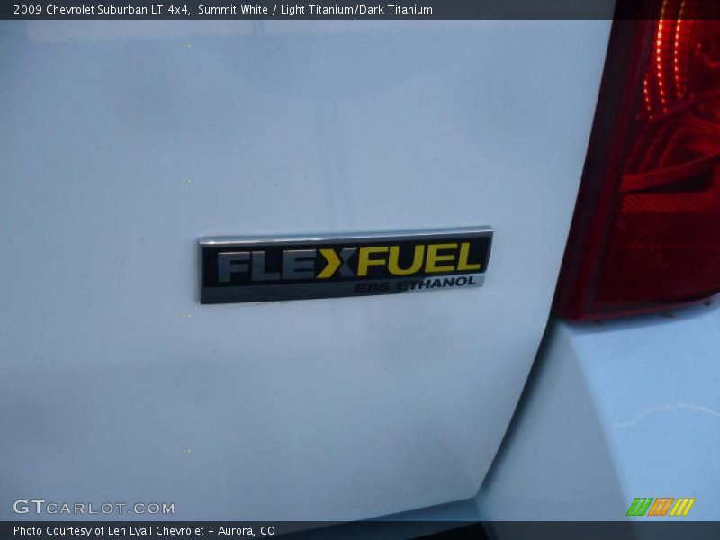 Summit White / Light Titanium/Dark Titanium 2009 Chevrolet Suburban LT 4x4