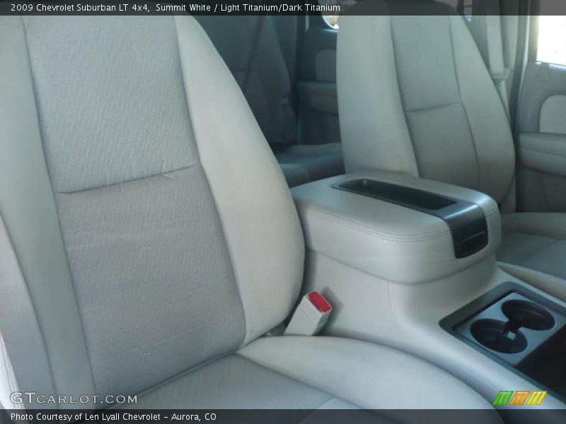 Summit White / Light Titanium/Dark Titanium 2009 Chevrolet Suburban LT 4x4