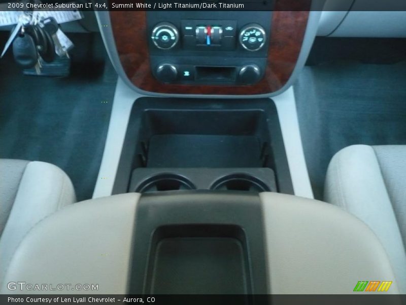 Summit White / Light Titanium/Dark Titanium 2009 Chevrolet Suburban LT 4x4