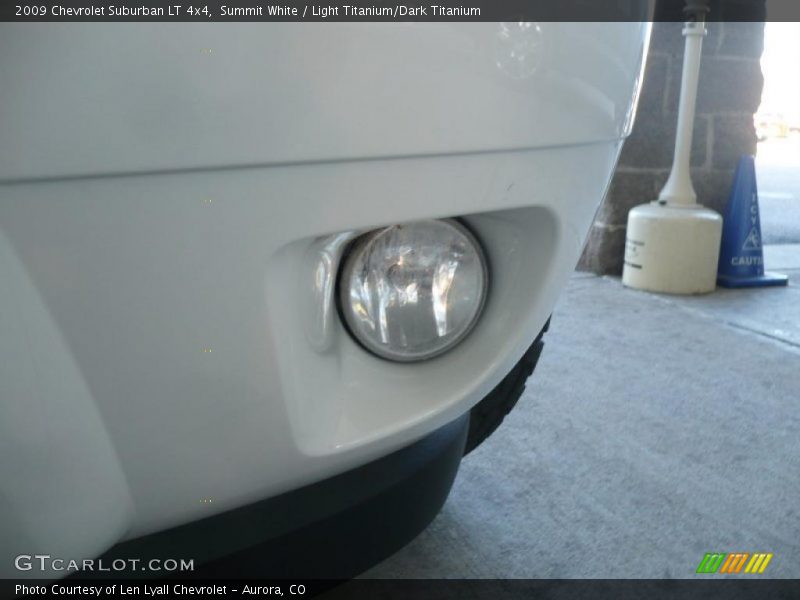 Summit White / Light Titanium/Dark Titanium 2009 Chevrolet Suburban LT 4x4