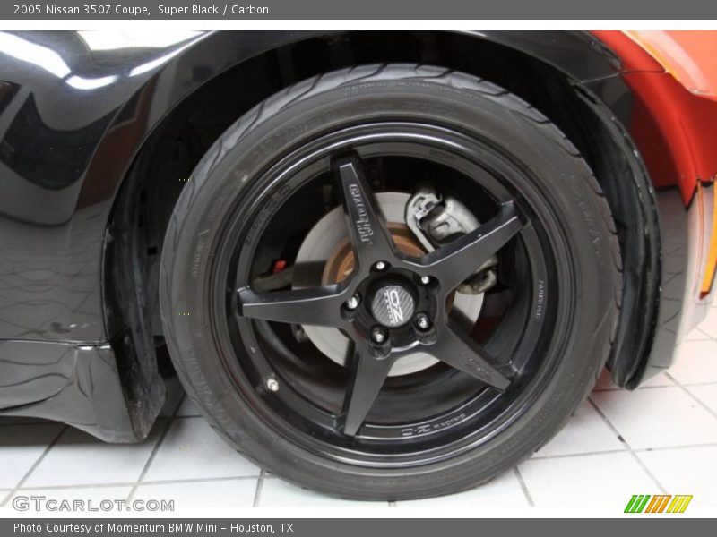 Custom Wheels of 2005 350Z Coupe