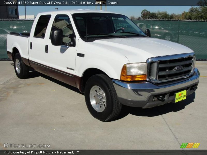 Front 3/4 View of 2000 F250 Super Duty XLT Crew Cab