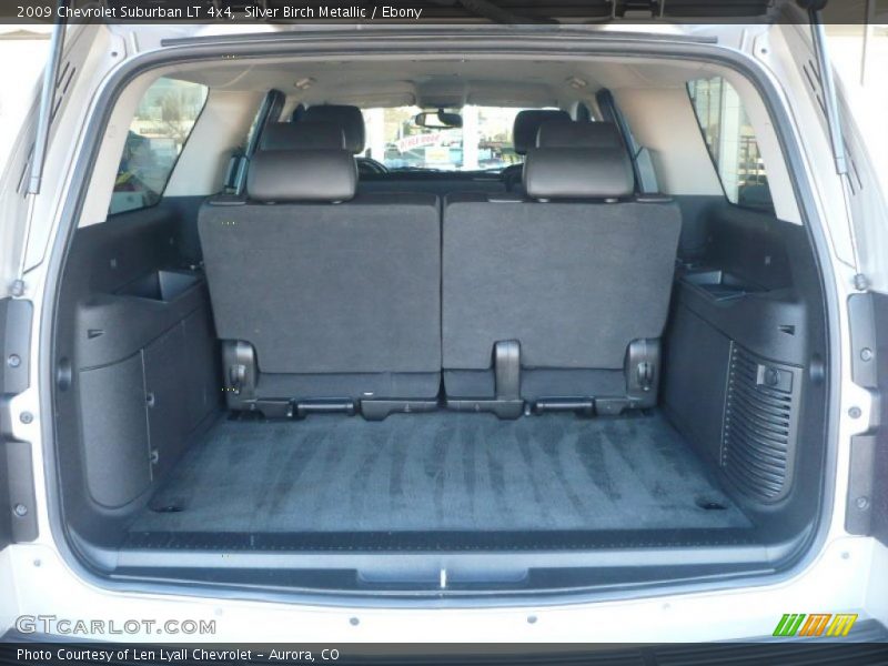Silver Birch Metallic / Ebony 2009 Chevrolet Suburban LT 4x4
