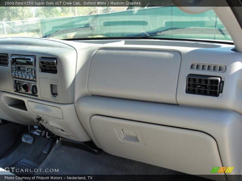 Oxford White / Medium Graphite 2000 Ford F250 Super Duty XLT Crew Cab