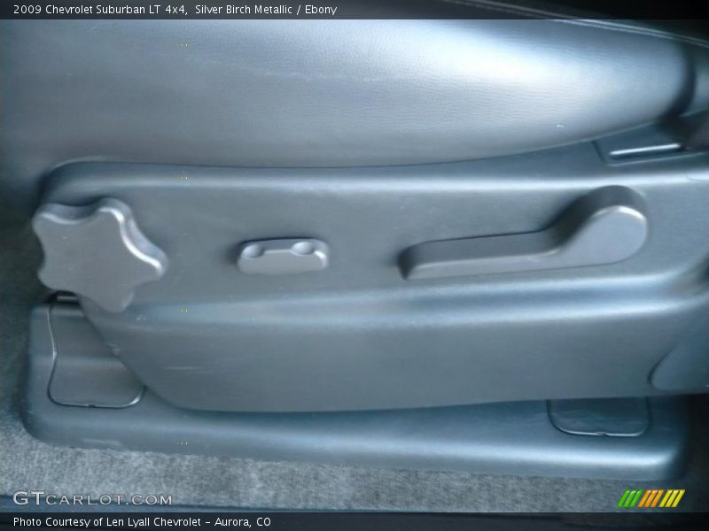 Silver Birch Metallic / Ebony 2009 Chevrolet Suburban LT 4x4