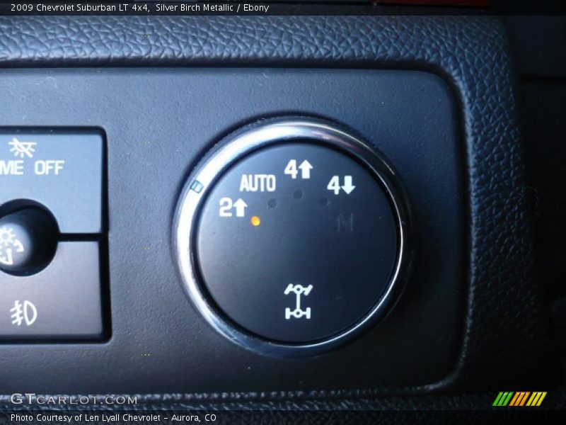 Silver Birch Metallic / Ebony 2009 Chevrolet Suburban LT 4x4