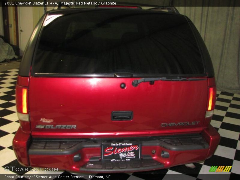 Majestic Red Metallic / Graphite 2001 Chevrolet Blazer LT 4x4