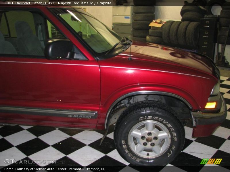 Majestic Red Metallic / Graphite 2001 Chevrolet Blazer LT 4x4