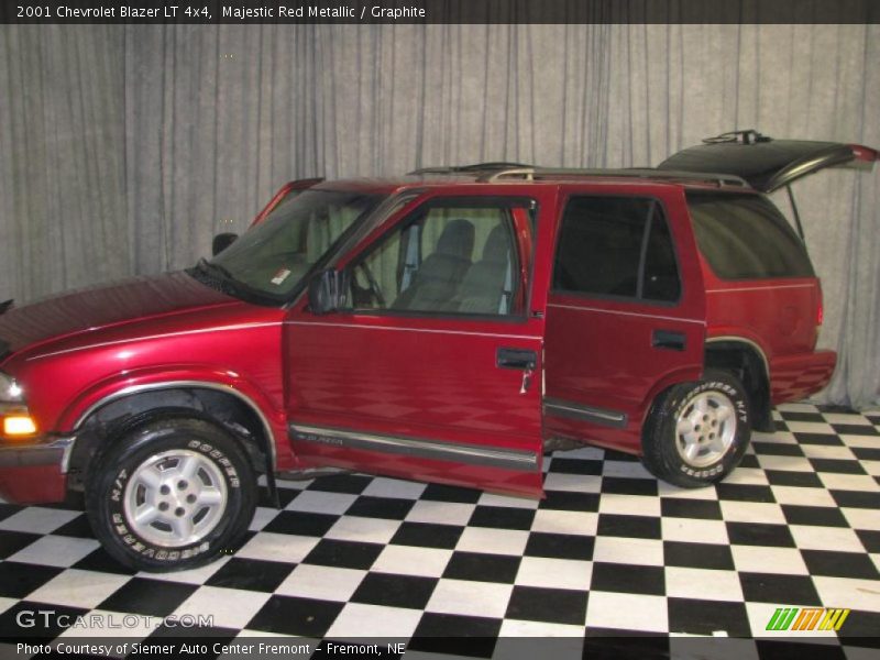 Majestic Red Metallic / Graphite 2001 Chevrolet Blazer LT 4x4