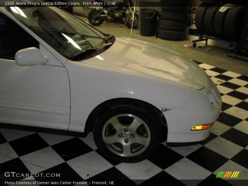 Frost White / Gray 1995 Acura Integra Special Edition Coupe