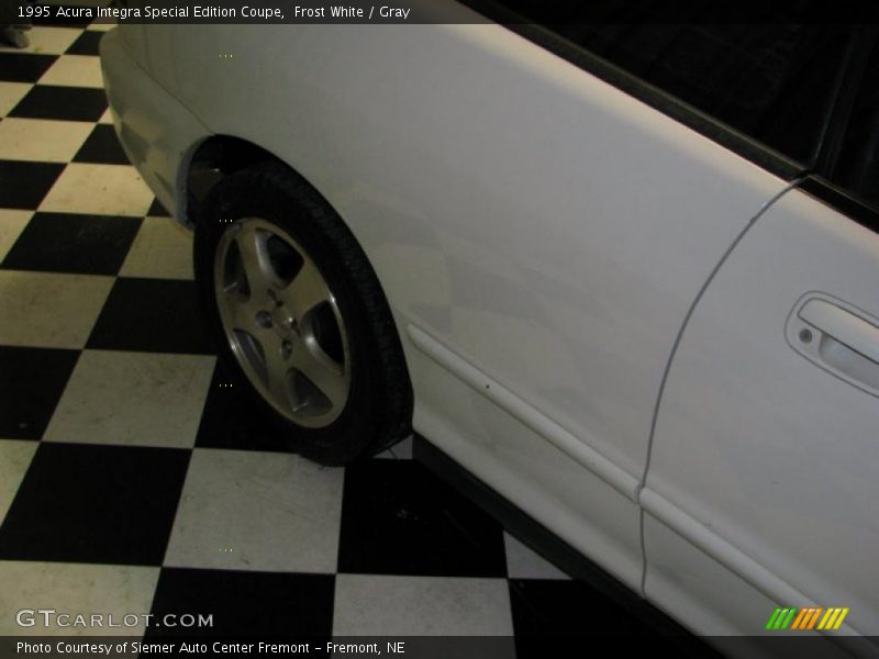 Frost White / Gray 1995 Acura Integra Special Edition Coupe