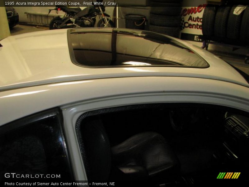 Frost White / Gray 1995 Acura Integra Special Edition Coupe
