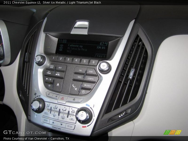 Silver Ice Metallic / Light Titanium/Jet Black 2011 Chevrolet Equinox LS