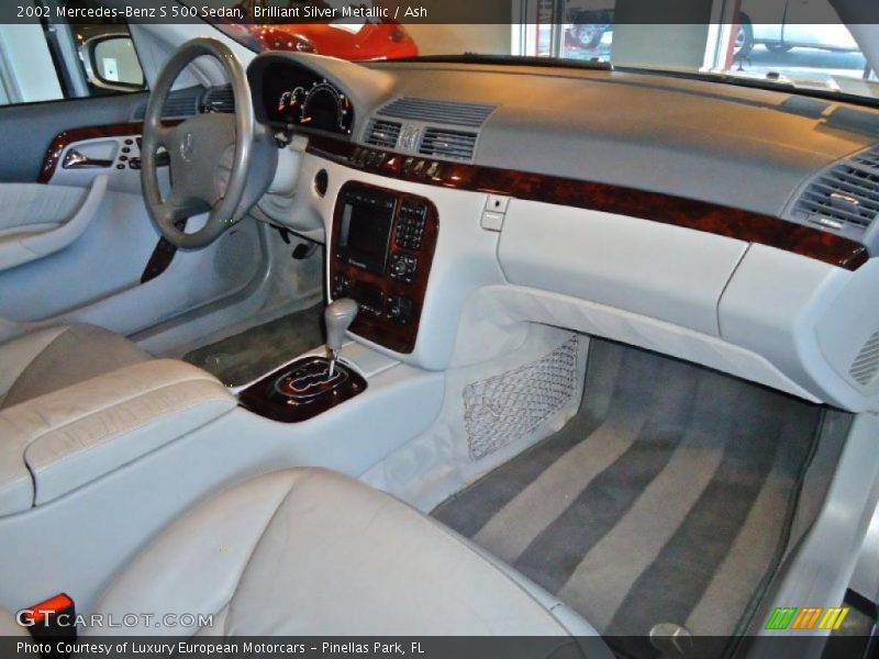 Dashboard of 2002 S 500 Sedan