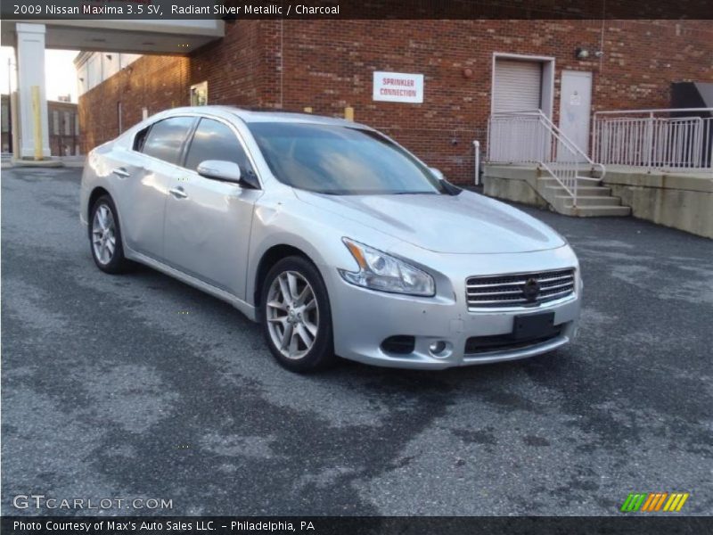 Radiant Silver Metallic / Charcoal 2009 Nissan Maxima 3.5 SV