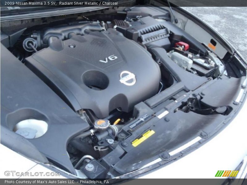 Radiant Silver Metallic / Charcoal 2009 Nissan Maxima 3.5 SV