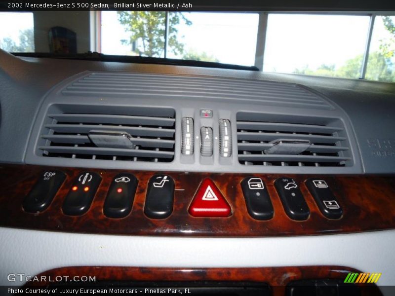Controls of 2002 S 500 Sedan