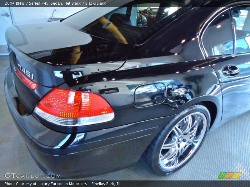 Jet Black / Black/Black 2004 BMW 7 Series 745i Sedan