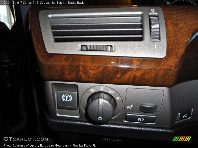Jet Black / Black/Black 2004 BMW 7 Series 745i Sedan