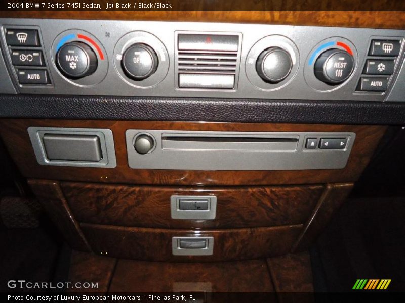 Jet Black / Black/Black 2004 BMW 7 Series 745i Sedan