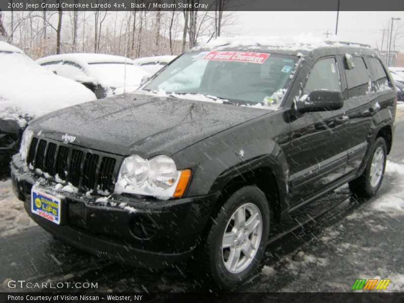 Black / Medium Slate Gray 2005 Jeep Grand Cherokee Laredo 4x4