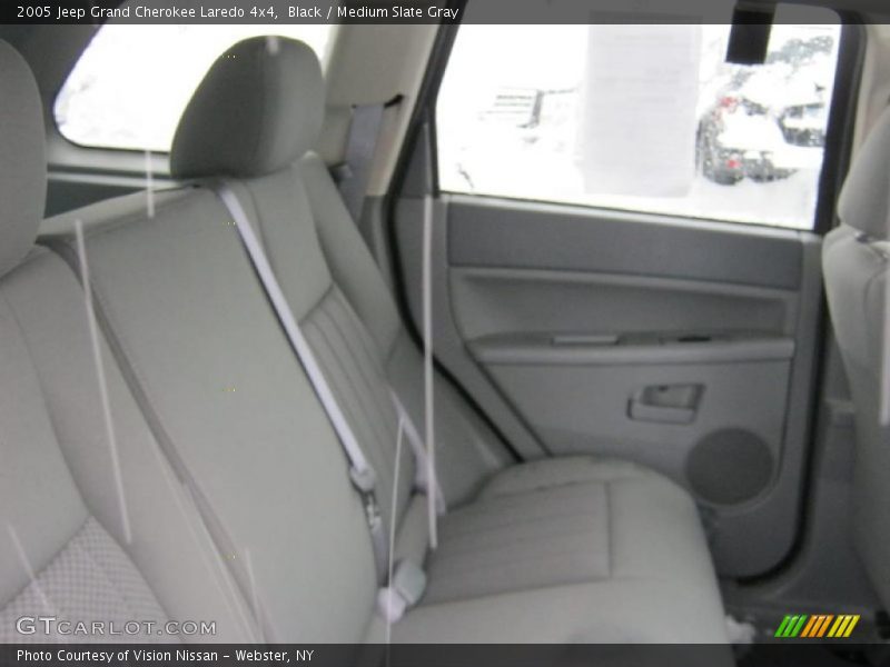 Black / Medium Slate Gray 2005 Jeep Grand Cherokee Laredo 4x4