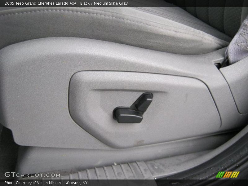 Black / Medium Slate Gray 2005 Jeep Grand Cherokee Laredo 4x4