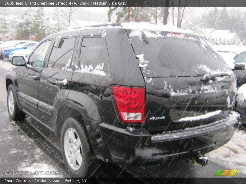 Black / Medium Slate Gray 2005 Jeep Grand Cherokee Laredo 4x4