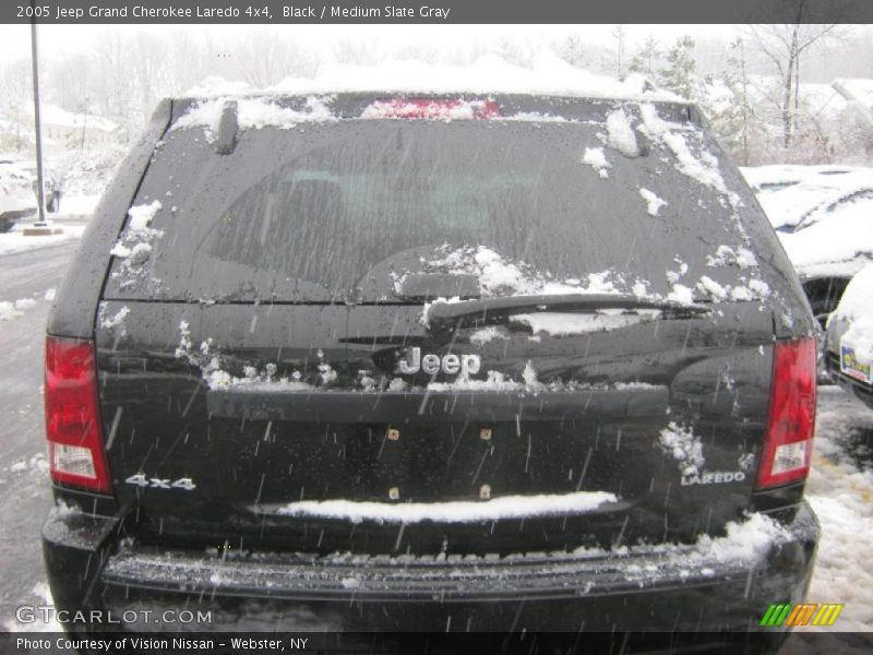 Black / Medium Slate Gray 2005 Jeep Grand Cherokee Laredo 4x4