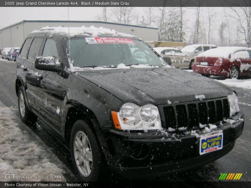 Black / Medium Slate Gray 2005 Jeep Grand Cherokee Laredo 4x4