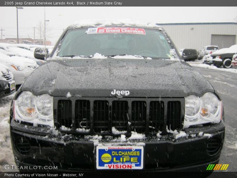 Black / Medium Slate Gray 2005 Jeep Grand Cherokee Laredo 4x4