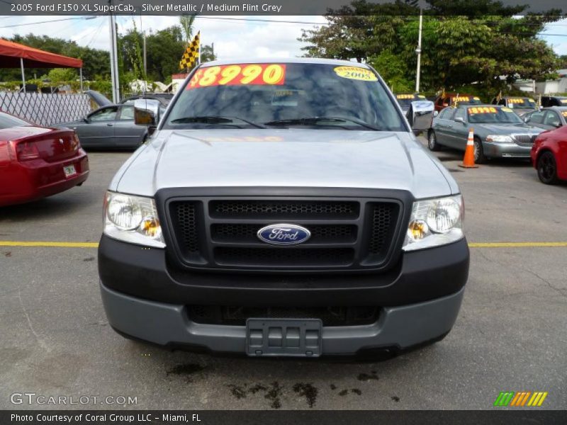 Silver Metallic / Medium Flint Grey 2005 Ford F150 XL SuperCab