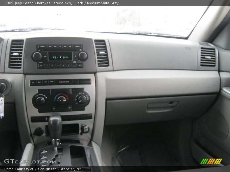 Black / Medium Slate Gray 2005 Jeep Grand Cherokee Laredo 4x4