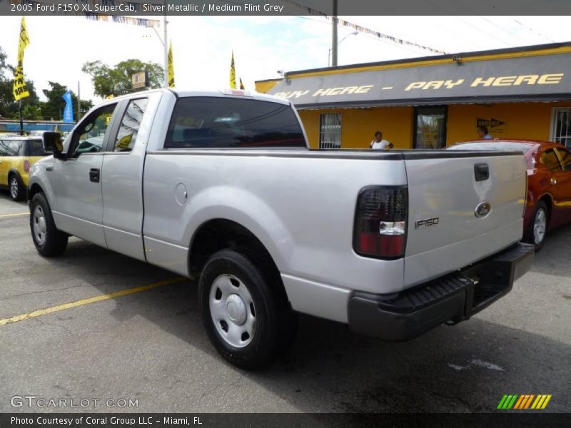 Silver Metallic / Medium Flint Grey 2005 Ford F150 XL SuperCab