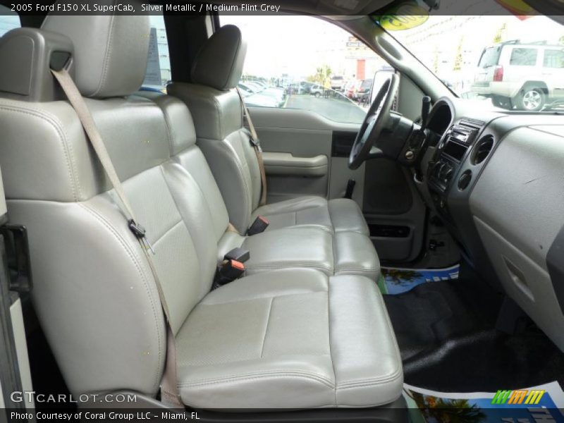Silver Metallic / Medium Flint Grey 2005 Ford F150 XL SuperCab