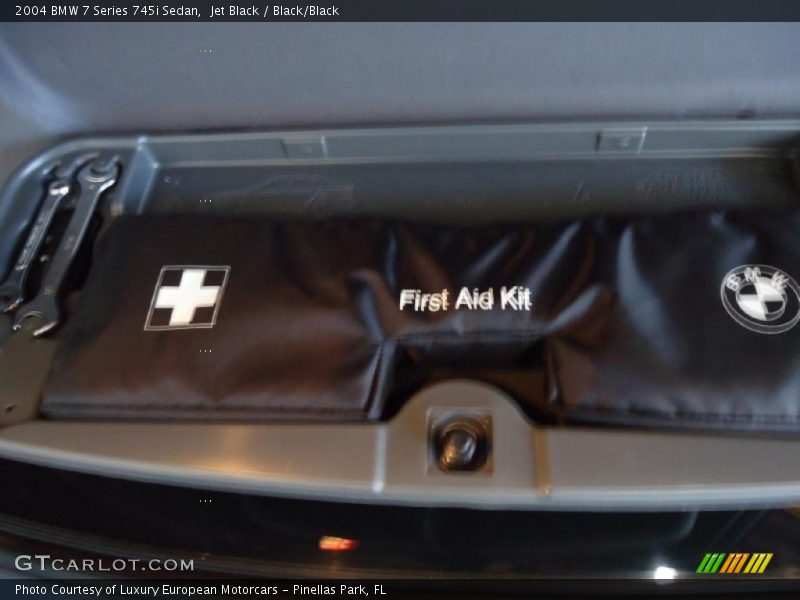 Jet Black / Black/Black 2004 BMW 7 Series 745i Sedan