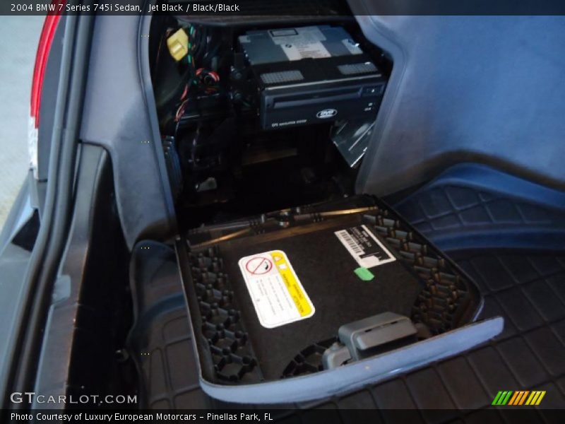 Jet Black / Black/Black 2004 BMW 7 Series 745i Sedan