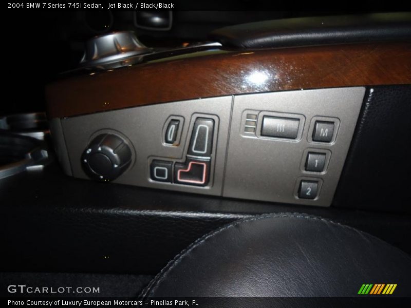 Jet Black / Black/Black 2004 BMW 7 Series 745i Sedan